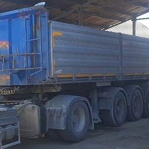 foto 35t/7m wywrotka naczepa Schwarzmueller alu+hardox